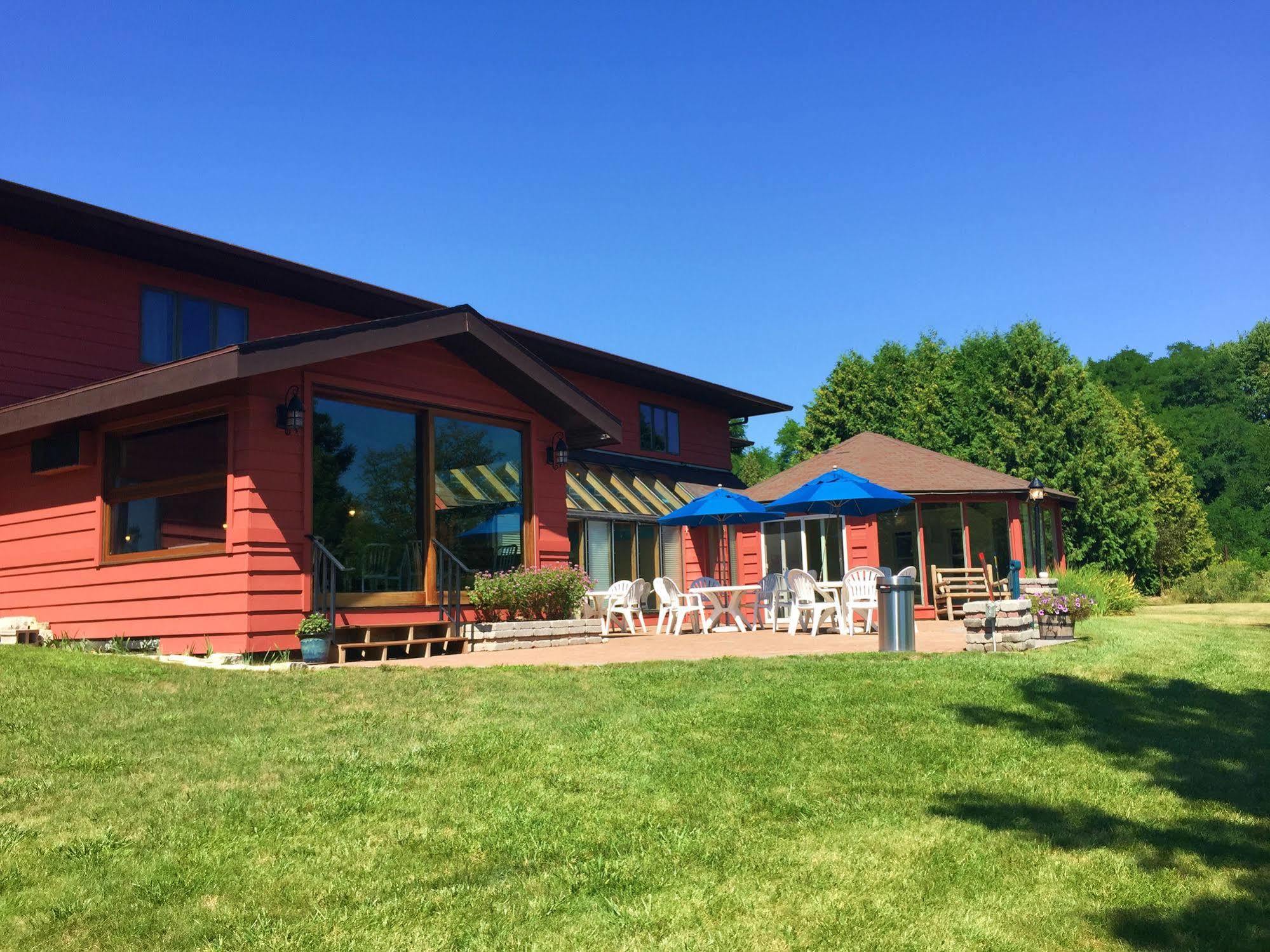 Open Hearth Lodge Сістер-Бей Екстер'єр фото