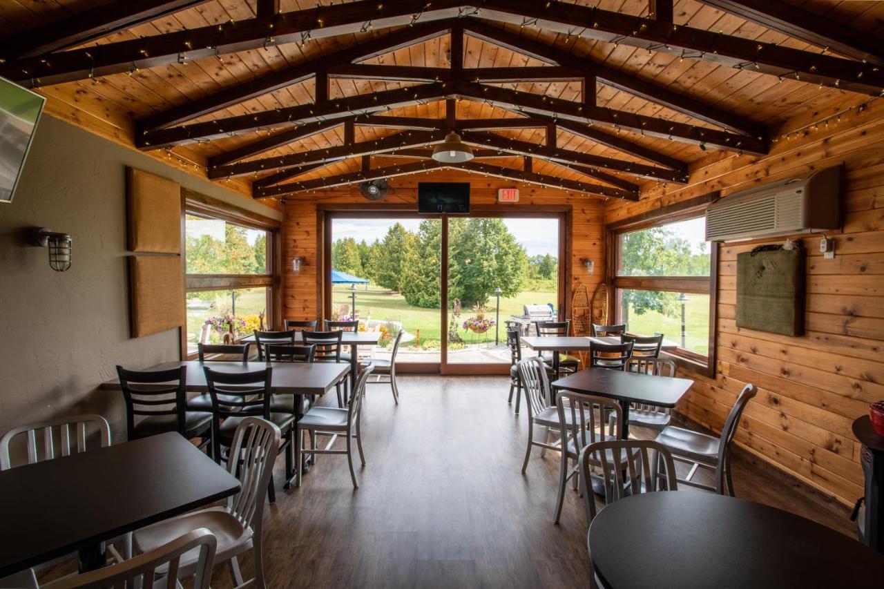 Open Hearth Lodge Сістер-Бей Екстер'єр фото