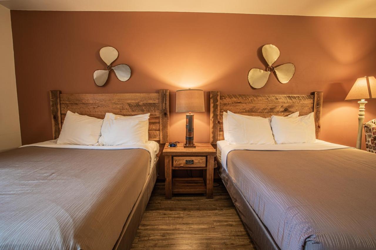 Open Hearth Lodge Сістер-Бей Екстер'єр фото